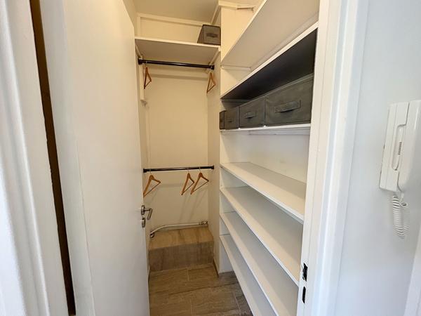 Cannes, Basse-Californie, Appartement de 2 pièces de 32.49 m2 cave et parking, résidence sécurisée