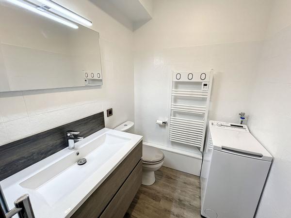 Cannes, Basse-Californie, Appartement de 2 pièces de 32.49 m2 cave et parking, résidence sécurisée