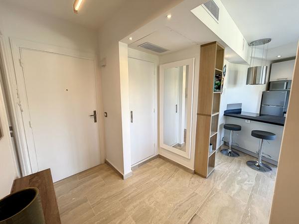 Cannes, Basse-Californie, Appartement de 2 pièces de 32.49 m2 cave et parking, résidence sécurisée