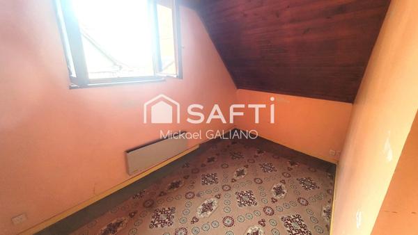 Immeuble ancien en centre-ville, potentiel unique.