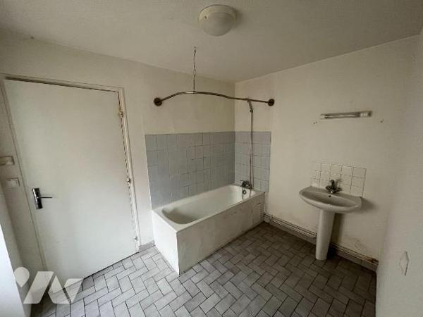 Maison à vendre aux Riceys (10340), AUBE. Maison en pierre de 115 m² habitables comprenant une ...