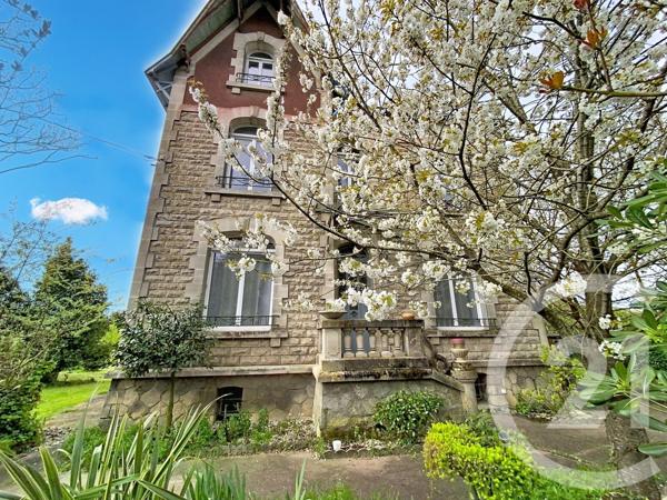 Maison à vendre  9 pièces - 239 m 2   ROCHEFORT  - 17