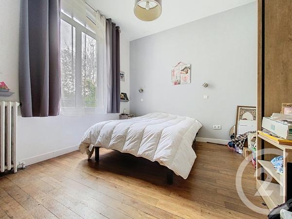 Maison à vendre  9 pièces - 239 m 2   ROCHEFORT  - 17