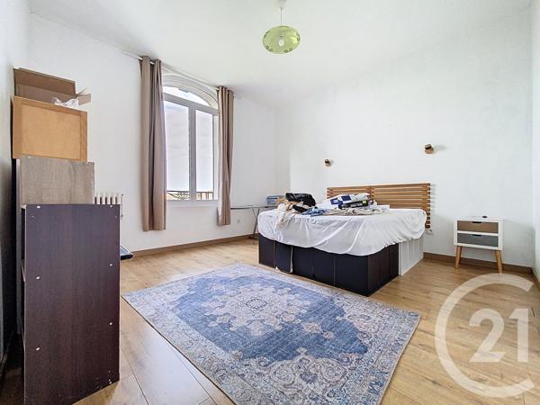 Maison à vendre  9 pièces - 239 m 2   ROCHEFORT  - 17