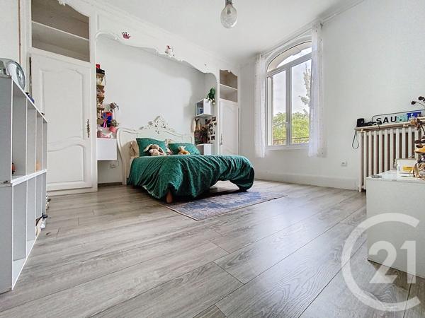 Maison à vendre  9 pièces - 239 m 2   ROCHEFORT  - 17
