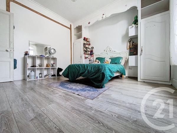 Maison à vendre  9 pièces - 239 m 2   ROCHEFORT  - 17