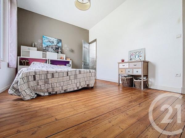 Maison à vendre  9 pièces - 239 m 2   ROCHEFORT  - 17