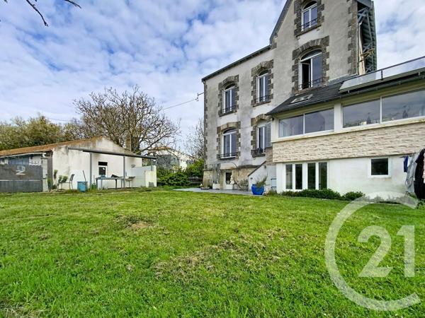 Maison à vendre  9 pièces - 239 m 2   ROCHEFORT  - 17