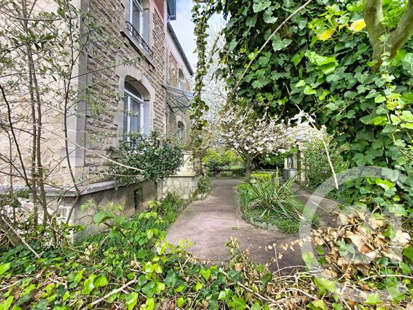 Maison à vendre  9 pièces - 239 m 2   ROCHEFORT  - 17