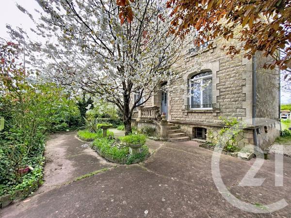 Maison à vendre  9 pièces - 239 m 2   ROCHEFORT  - 17
