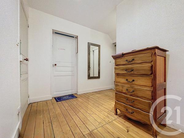 Maison à vendre  9 pièces - 239 m 2   ROCHEFORT  - 17
