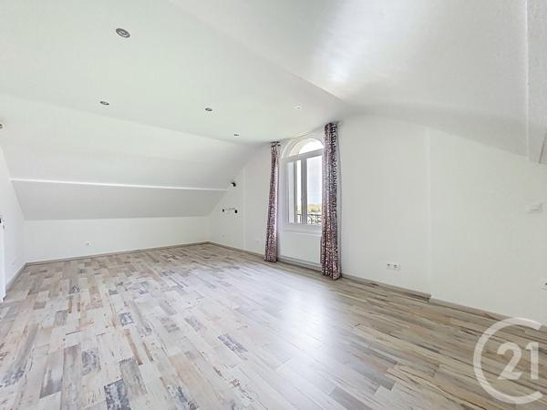 Maison à vendre  9 pièces - 239 m 2   ROCHEFORT  - 17