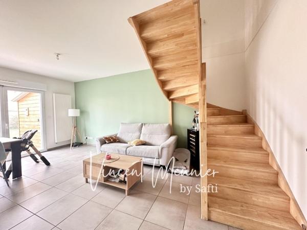 Maison récente de 2 chambres avec jardin et garage !