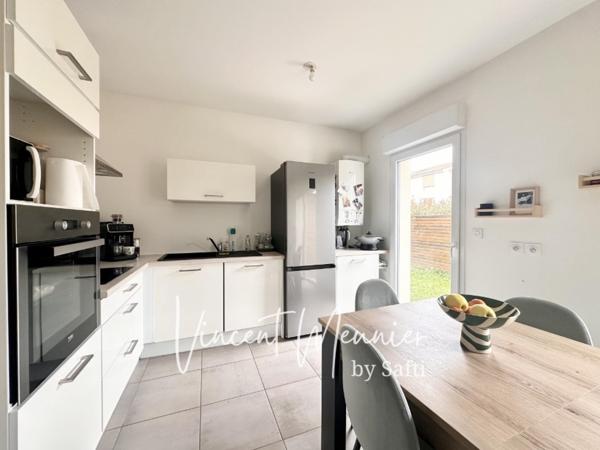 Maison récente de 2 chambres avec jardin et garage !