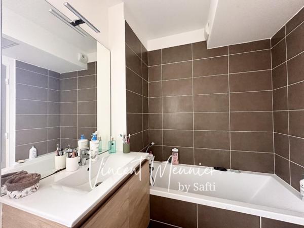 Maison récente de 2 chambres avec jardin et garage !