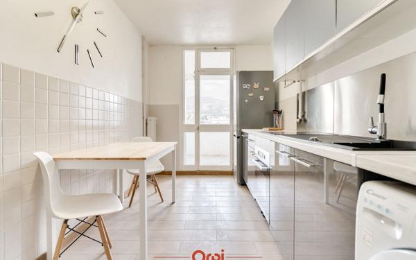 Appartement à vendre    5 pièces • 102,40 m2 Marseille 10