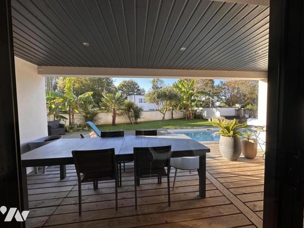 A VENDRE (56) TRES BELLE MAISON D'ARCHITECTE DE 2017 AVEC PISCINE -