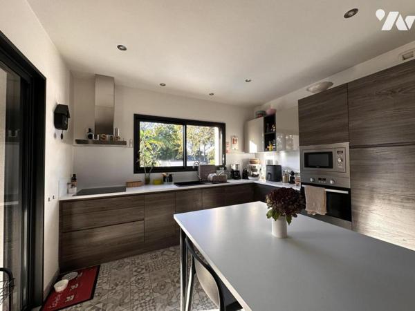A VENDRE (56) TRES BELLE MAISON D'ARCHITECTE DE 2017 AVEC PISCINE -