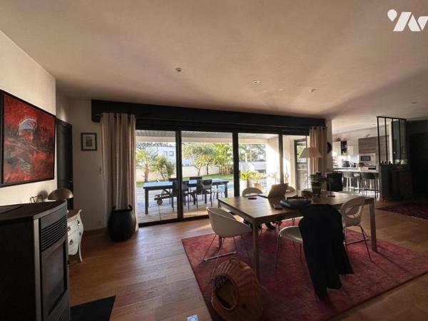 A VENDRE (56) TRES BELLE MAISON D'ARCHITECTE DE 2017 AVEC PISCINE -