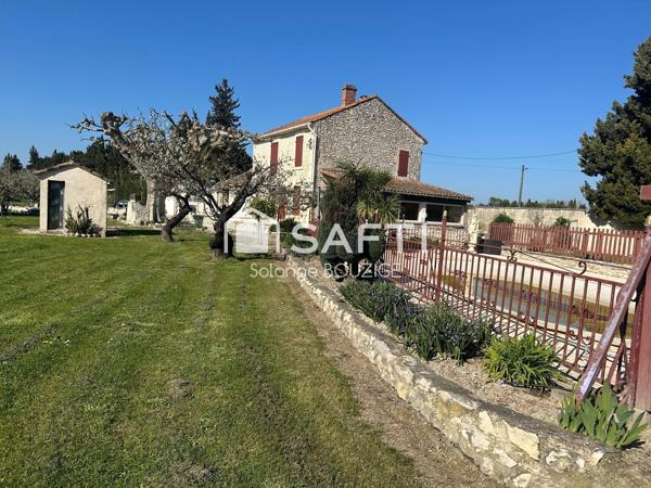 Mas en pierre avec de beaux espaces à 10 mn de st rémy de provence