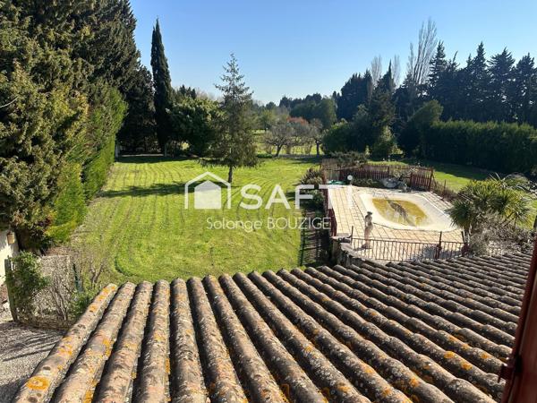 Mas en pierre avec de beaux espaces à 10 mn de st rémy de provence