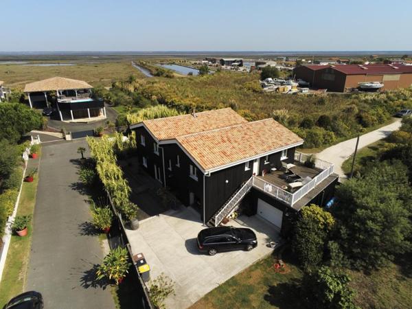 Maison 7 pièces - 220 m²