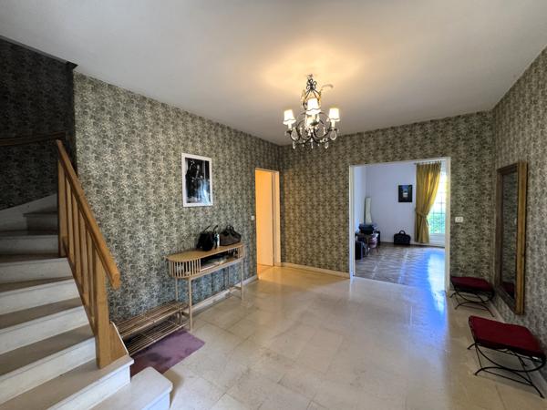 Maison 9 pièces - 300 m² Exclusivité efficity