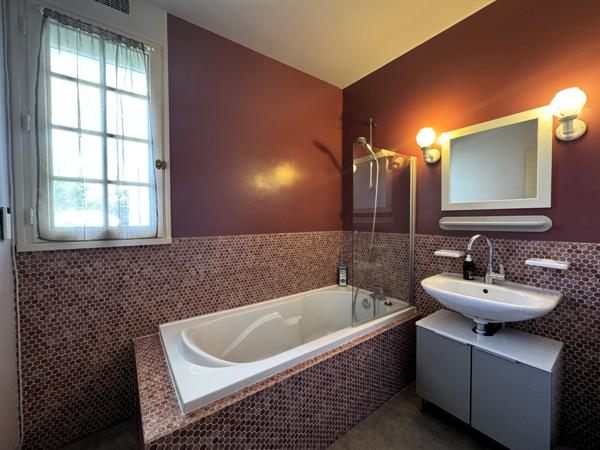 Maison 9 pièces - 300 m² Exclusivité efficity