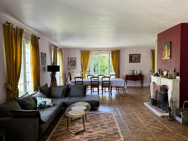 Maison 9 pièces - 300 m² Exclusivité efficity