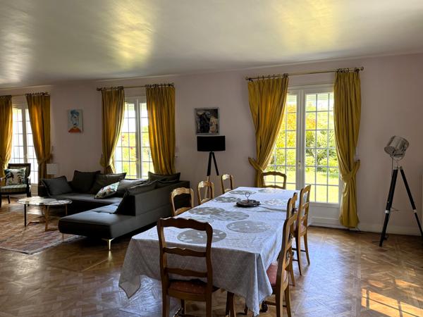 Maison 9 pièces - 300 m² Exclusivité efficity