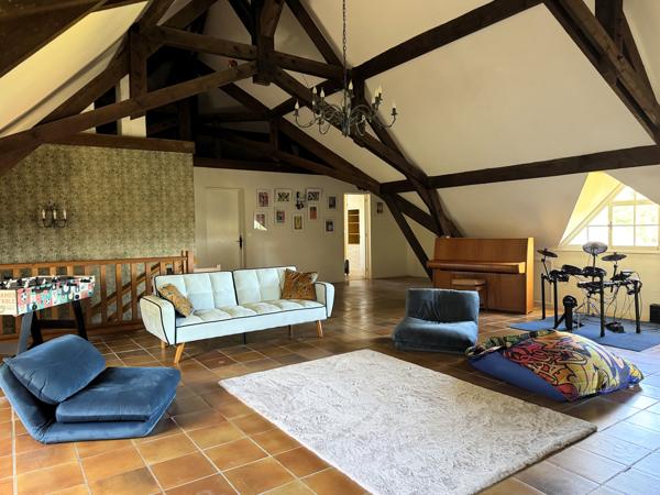 Maison 9 pièces - 300 m² Exclusivité efficity