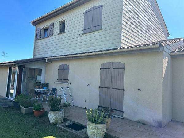 33 Carbon Blanc Maison  indépendante  5 chambres. Surface habitable192 m2 sur terrain de 1030 m2