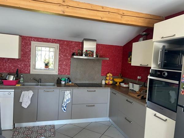 33 Carbon Blanc Maison  indépendante  5 chambres. Surface habitable192 m2 sur terrain de 1030 m2