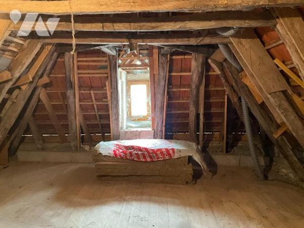 A VENDRE : Ensemble de deux maisons en pierre attenantes dans petit village à environ 18 kilomè...