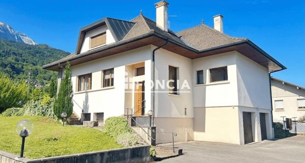 À vendre Maison 6 pièces 224 m² - Scionzier 74950