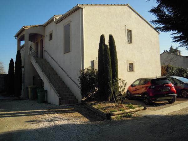 Avignon (84140) Appartement Type III en fond d'impasse