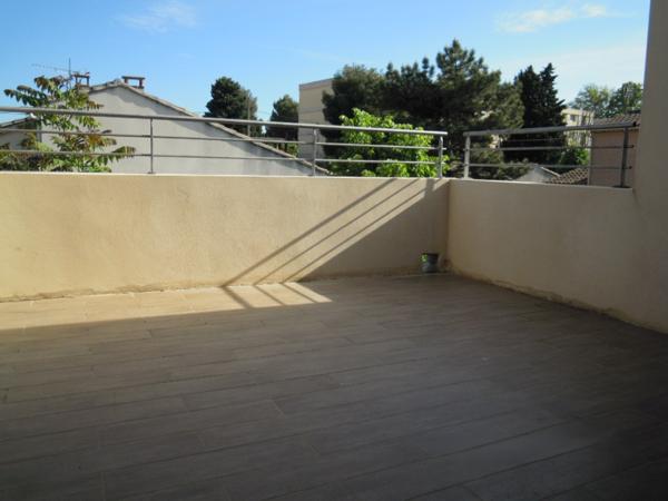 Avignon (84140) Appartement Type III en fond d'impasse