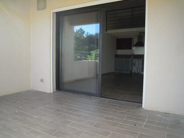 Avignon (84140) Appartement Type III en fond d'impasse