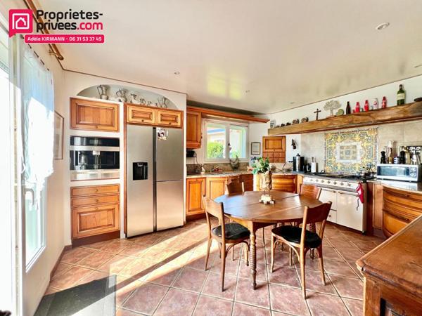 Maison familiale avec piscine et vue panoramique - 01550 Farges - 938'000