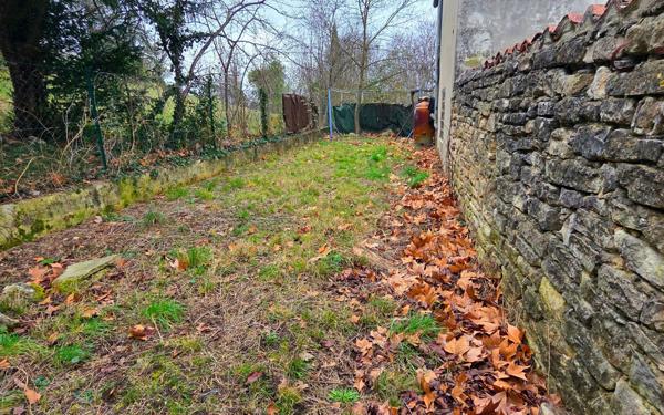 Maison à vendre    8 pièces •  Barjac