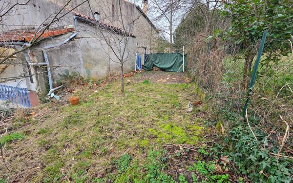 Maison à vendre    8 pièces •  Barjac