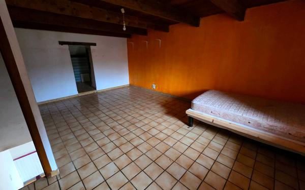 Maison à vendre    8 pièces •  Barjac