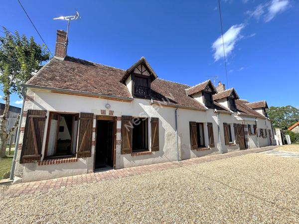 LONGERE 4 CHAMBRES AVEC DEPENDANCES SUR TERRAIN CLOS SANS TRAVAUX EN CAMPAGNE DE CHABRIS (INDRE 36)