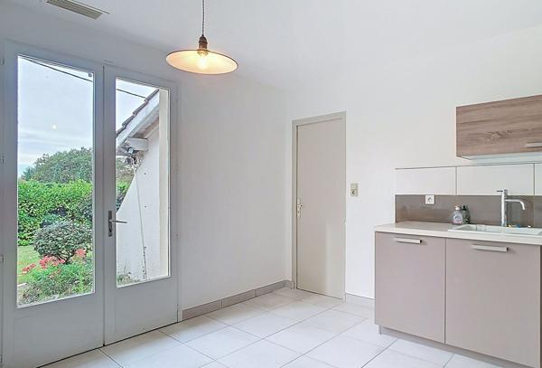 Maison à vendre à Nérac - plain-pied de 3 chambres avec garage et jardin
