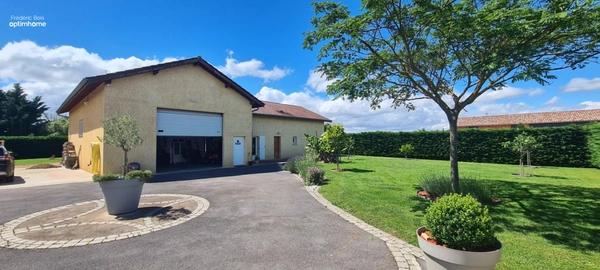 Maison 135 m2 habitable sur 2000 m2 de terrain clos avec grand garage