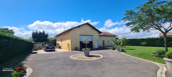 Maison 135 m2 habitable sur 2000 m2 de terrain clos avec grand garage