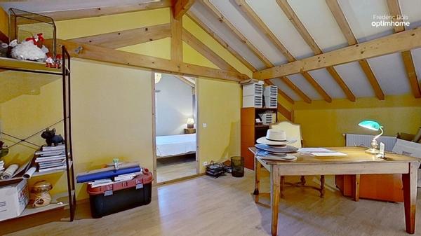 Maison 135 m2 habitable sur 2000 m2 de terrain clos avec grand garage