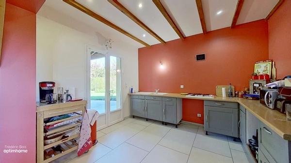 Maison 135 m2 habitable sur 2000 m2 de terrain clos avec grand garage