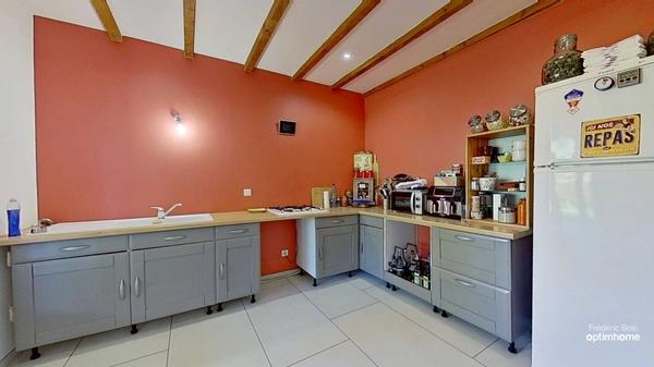 Maison 135 m2 habitable sur 2000 m2 de terrain clos avec grand garage