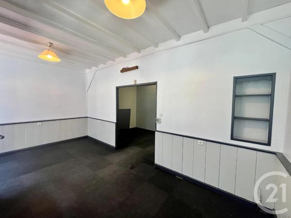 à vendre  90,70 m 2   TARARE  - 69